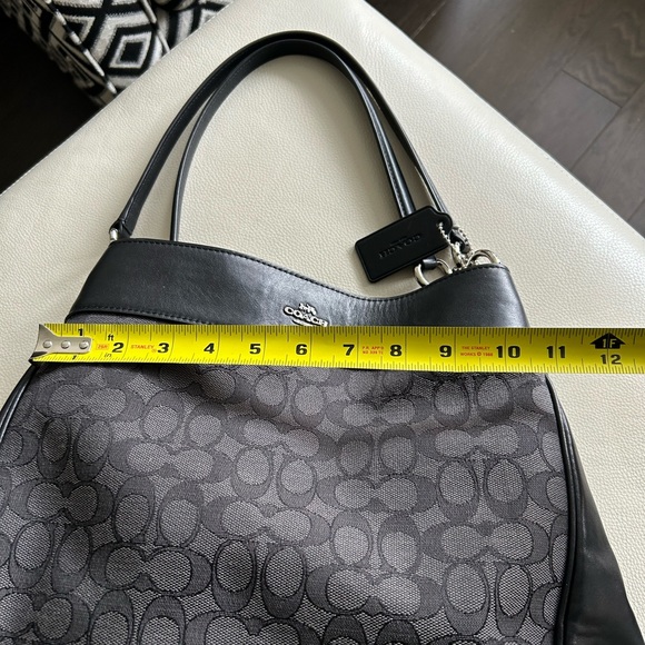 Coach Canvas and leather shoulder bag - Picture 5 of 10